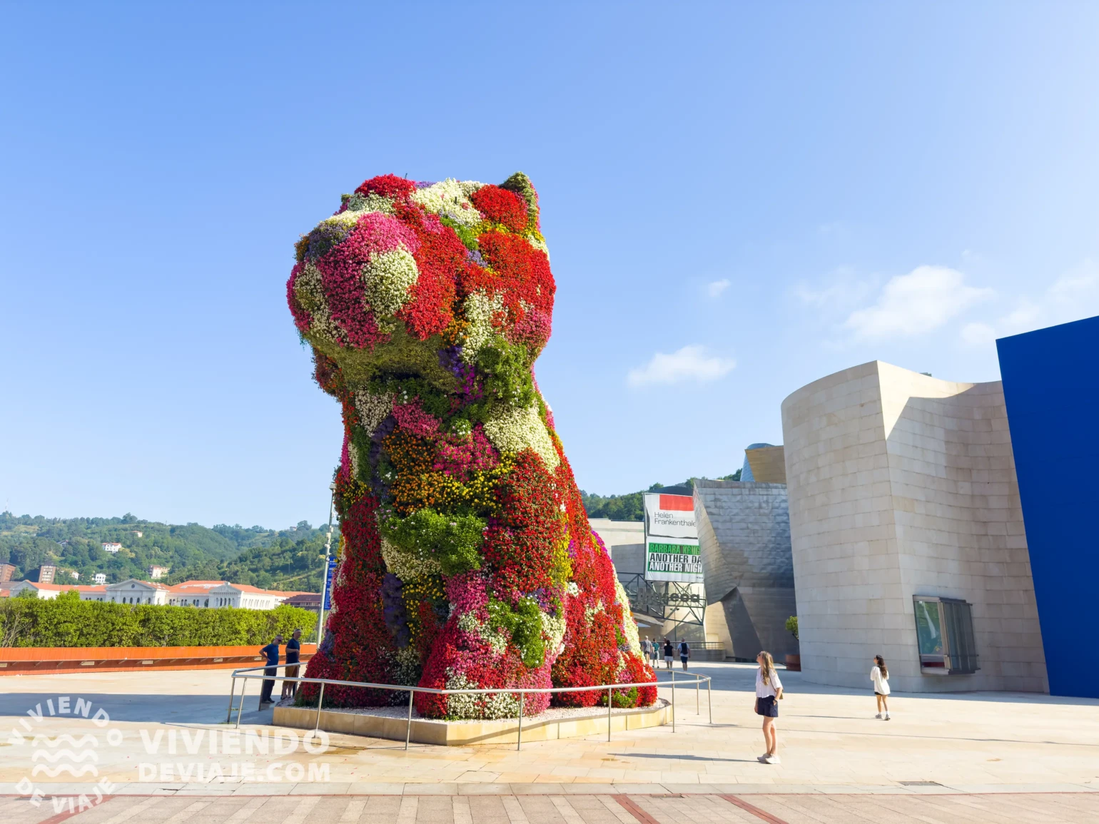 Escultura puppy a las puertas del Museo Guggenheim de Bilbao