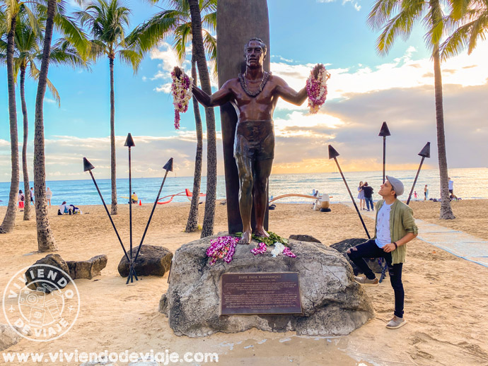 Qué ver en Honolulu, la estatua de Duke Kahanamoku